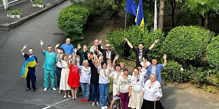 Названа кількість медиків-добровольців, які працювали або продовжують працювати на Херсонщині та Миколаївщині (ФОТО)