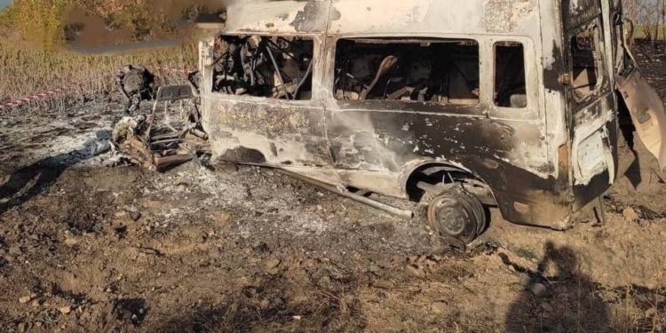 На Миколаївщині на міні підірвався автомобіль – одна людина загинула, інша в лікарні (ФОТО)