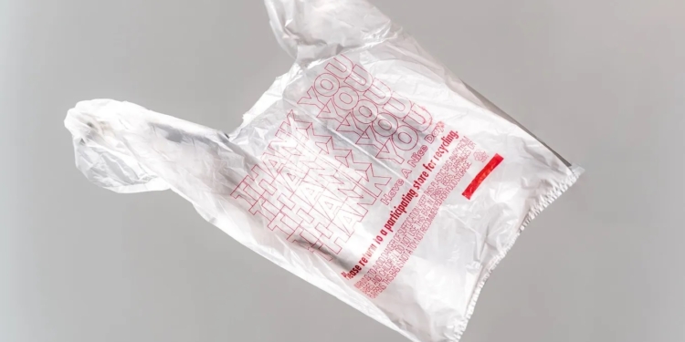 Швеція скасовує податок на пластикові пакети