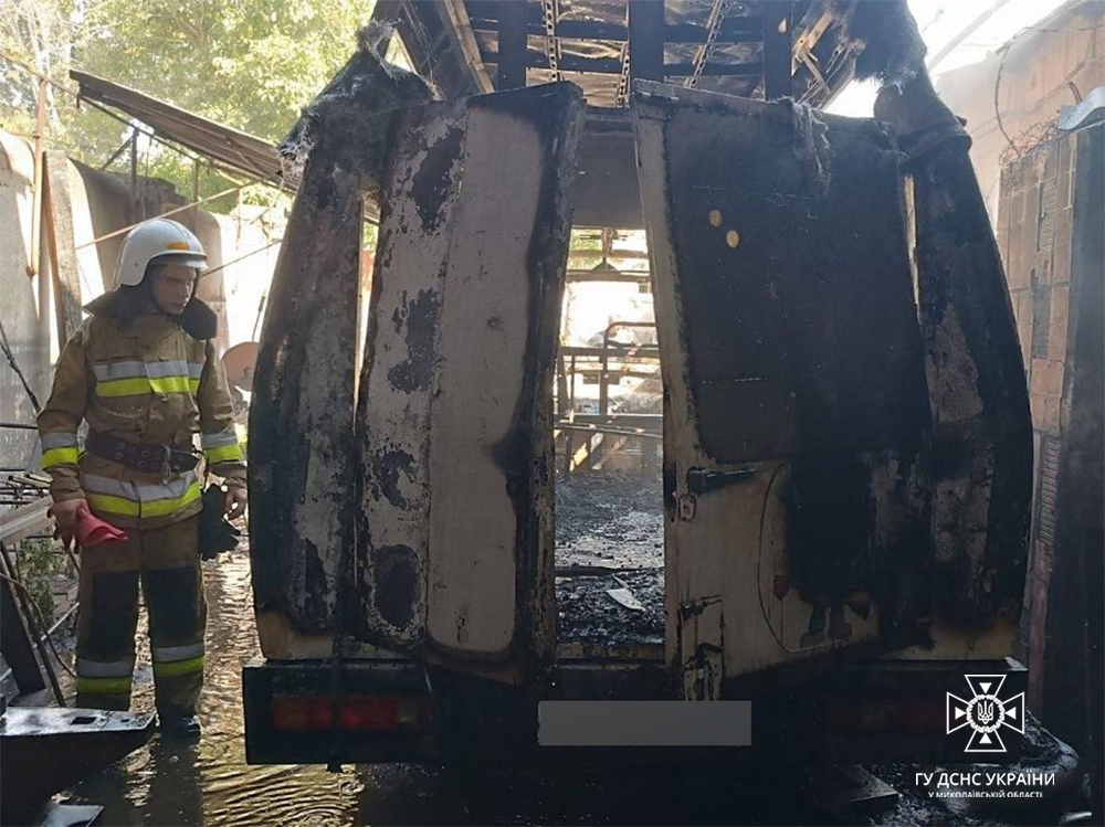 Три пожежі в житловому секторі, одна на транспорті і ще 13 – на відкритих територіях: що протягом доби гасили вогнеборці Миколаївщини (ФОТО) 2