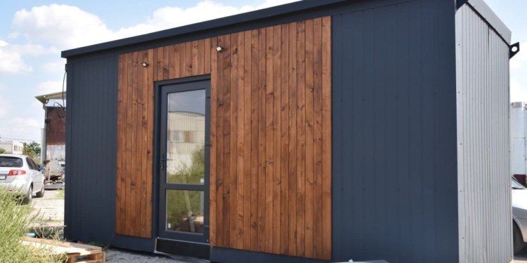 Одне з миколаївських підприємств почало виготовляти модульні будиночки – їх скоро встановлять в Шевченківській громаді (ФОТО)