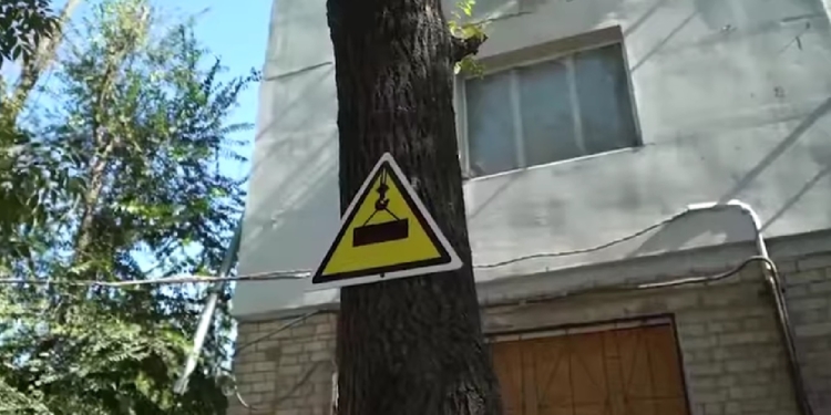 Мер Миколаєва показав ще один будинок, який капітально ремонтується після російських обстрілів (ВІДЕО)