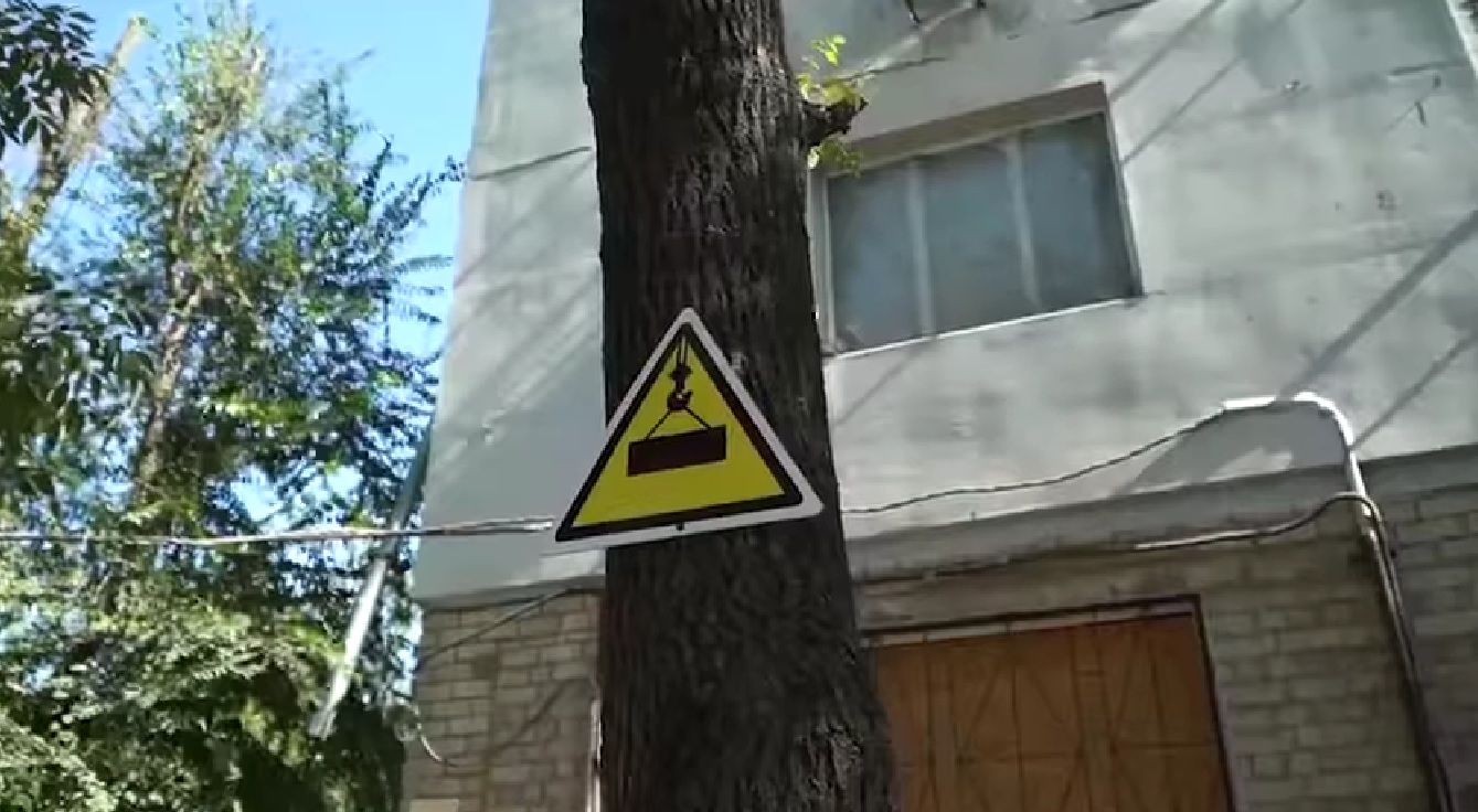 Мер Миколаєва показав ще один будинок, який капітально ремонтується після російських обстрілів (ВІДЕО)