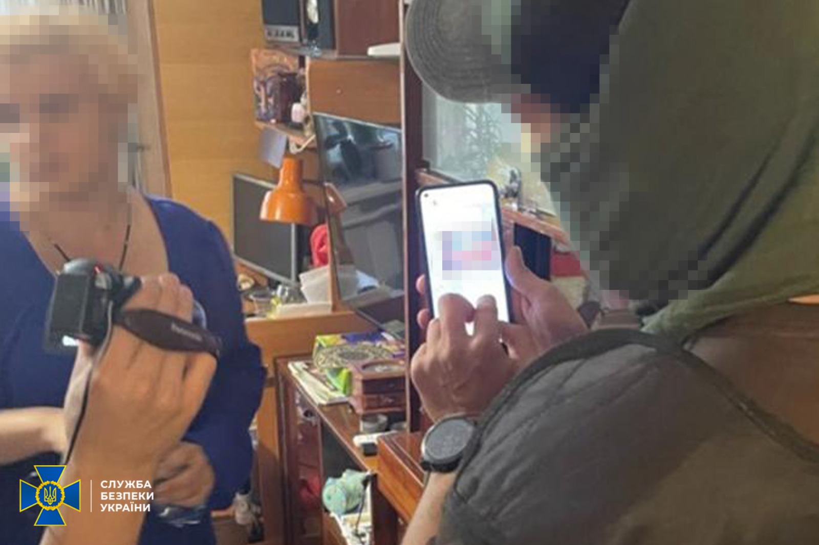 У Миколаєві СБУ затримала працівницю ліцею, яка закликала «приєднати» Миколаїв до рф (ФОТО) 1