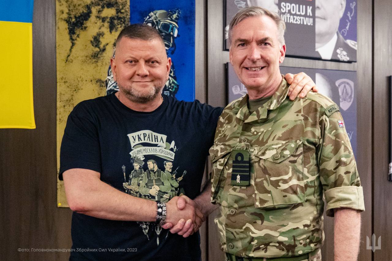 Головнокомандувач ЗСУ зустрівся з начальником Штабу оборони Великої Британії 17