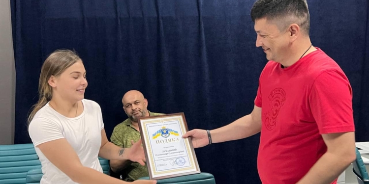 Спортсменка з Миколаївщини стала бронзовою призеркою чемпіонату світу з ММА і отримала грамоту від ОВА (ФОТО)