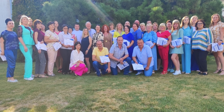 У Миколаєві урочисто випустили першу групу помічників ветеранів (ФОТО)