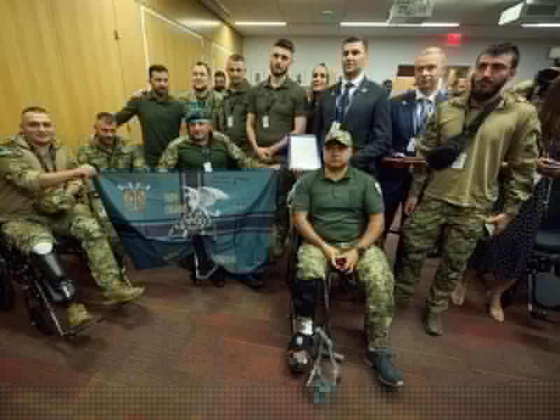Зеленський в Нью-Йорку зустрівся з українськими захисниками, які проходять лікування і реабілітацію (ФОТО)