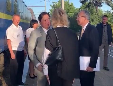 Голова МЗС Японії вперше з початку війни в Україні (ВІДЕО)