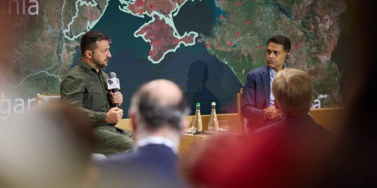 Кроки України в контрнаступі сьогодні напевно швидші, ніж нові санкційні пакети, – Зеленський