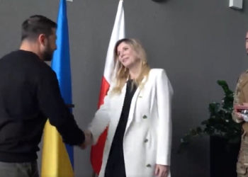 Зеленський на шляху додому заїхав до Польщі. З ким зустрівся (ВІДЕО)