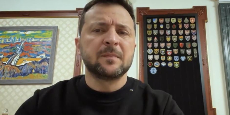 “Освіта – не набір знань”, – Зеленський згадав про моральний компас та людяність (ВІДЕО)