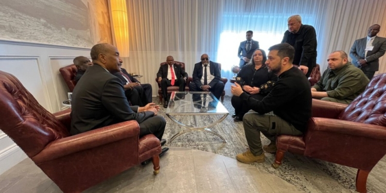 Зеленський прилетів в Ірлпндію. В аеропорту на нього чекав лідер Судану