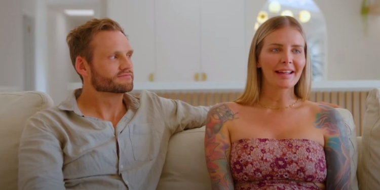 У жінки в Австралії виявили дві піхви. Тепер вона заробляє на сайті для дорослих (ФОТО, ВІДЕО)