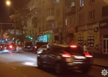 Внаслідок вечірнього ДТП у Миколаєві загинув мотоцикліст (ФОТО)