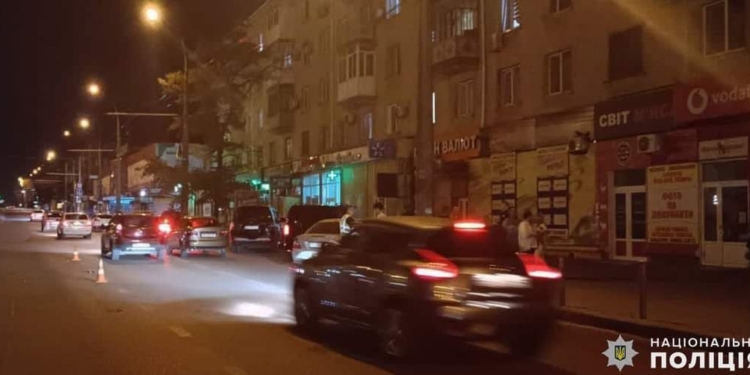 Внаслідок вечірнього ДТП у Миколаєві загинув мотоцикліст (ФОТО)