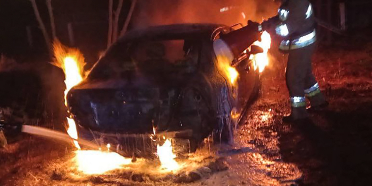 У Зайчевському та Миколаєві вчора і сьогодні вночі горіли автомобілі (ФОТО)