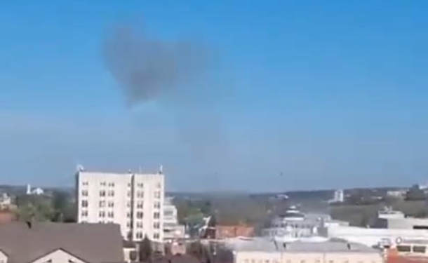 Безпілотник влучив у будівлю ФСБ в Курську – ЗМІ