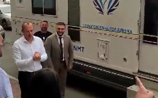 Допомога від Нідерландів: Миколаївщині передали пересувну стоматологічну клініку (ФОТО, ВІДЕО)