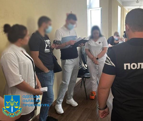 В Одесі за $1500 продавали туберкульоз - викрили голову лікарської комісії і 2 її спільників (ФОТО) 3