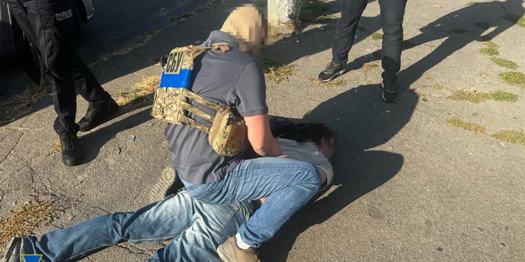 СБУ затримала у Херсоні священника УПЦ (МП) – торгував зброєю та боєприпасами (ФОТО, ВІДЕО)