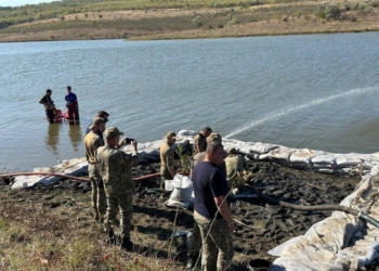 В озері Гарбовець в Молдові знайдені уламки ракети (ФОТО)
