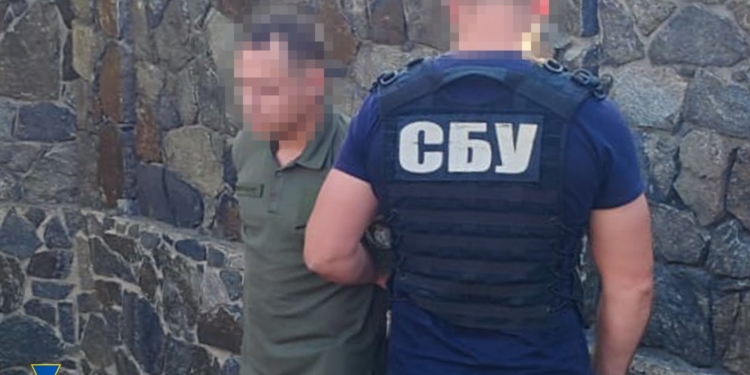 СБУ затримала ще трьох військкоматівців та посадовця ВЛК в різних регіонах України, які за хабарі «списували» ухилянтів (ФОТО)