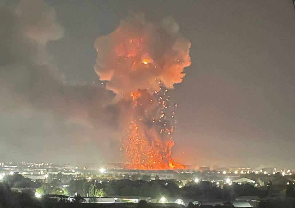 В Ташкенті на митному складі велика пожежа після потужного вибуху (ФОТО) 27