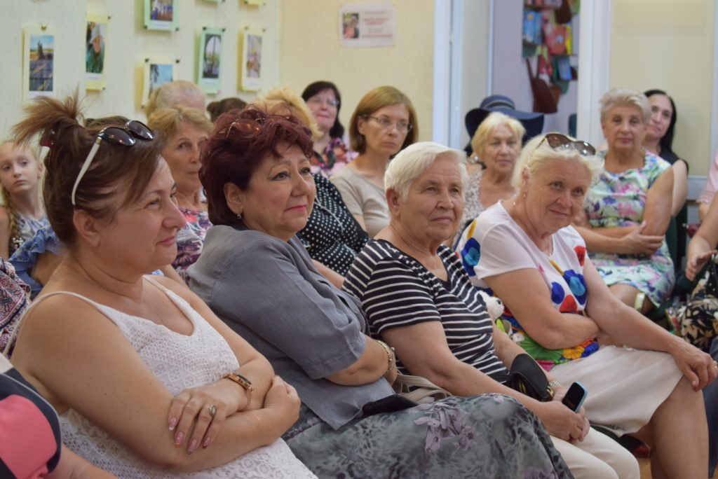 «Місто, в яке я закохана»: у Миколаєві урочисто відкрили фотовиставку Наталії Комарницької (ФОТО) 14