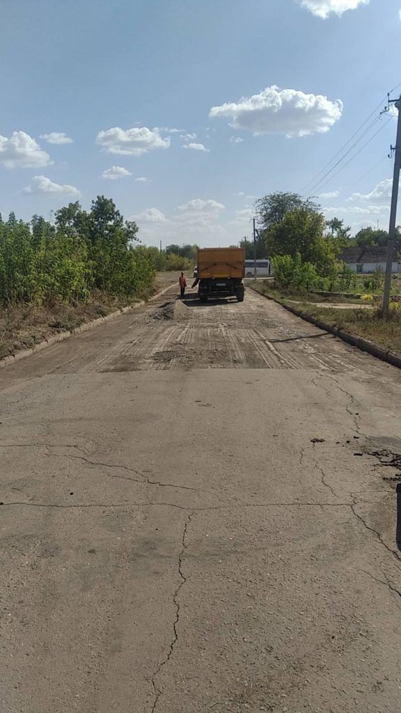 Минулого тижня ремонтні роботи тривали на ділянках 5 місцевих автодоріг Миколаївщини (ФОТО) 14