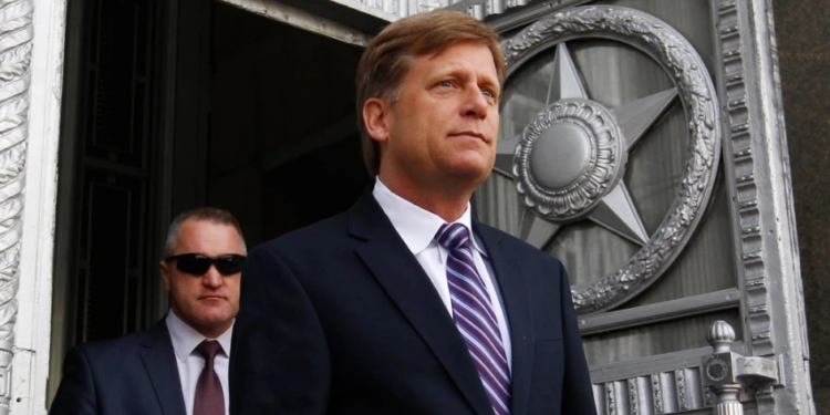 Існує припущення, що Путін – це такий мачо, якого не можна заганяти в кут. Однак, коли на нього тиснули, він відступав, – експосол США в РФ Макфол