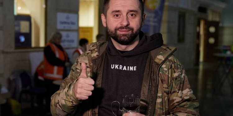 Україна може звернутися до інших країн із проханням екстрадиції ухилянтів? Арахамія вкотре здивував заявою