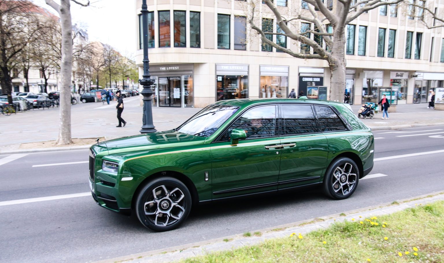 Rolls-Royce, Maybach, Mercedes та інші надбання нардепів після 24-го лютого на майже $3 млн. (ФОТО, ВІДЕО)