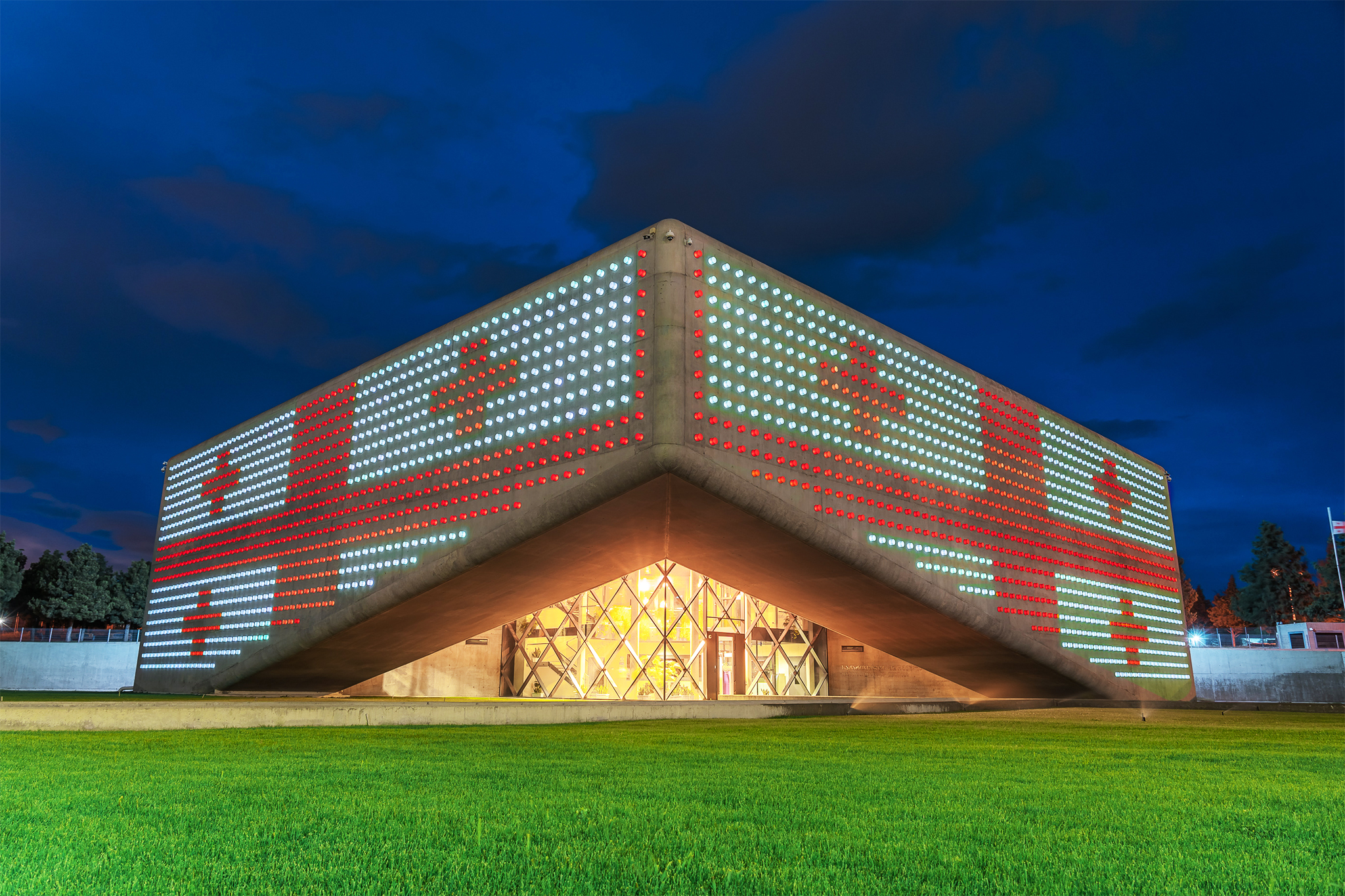 Скандал в Грузії. Нацбанк відмовився виконувати санкції США – всі 3 віцепрезиденти звільнились