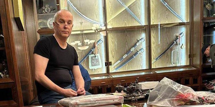 Що знайшли у Шуфрича під час обшуку (ФОТО)