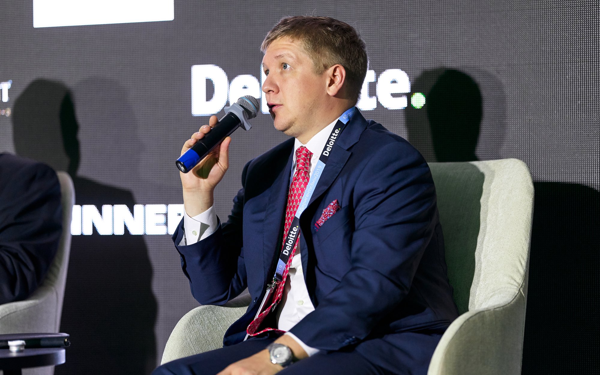 З Коболєва зняли електронні браслети і зменшили заставу – вдвічі (ФОТО)