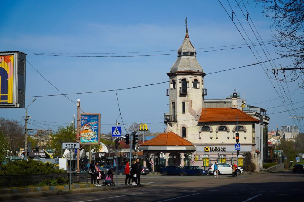Хуліганами, що пошкодили відеокамери в укритті на Соборній в Миколаєві, виявилися не місцеві (ВІДЕО) 1