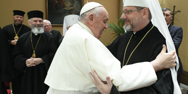 Ієрархи УГКЦ у Ватикані зустрілися з Папою і сказали йому про “розчарування українського народу”. Що він відповів (ФОТО, ВІДЕО)