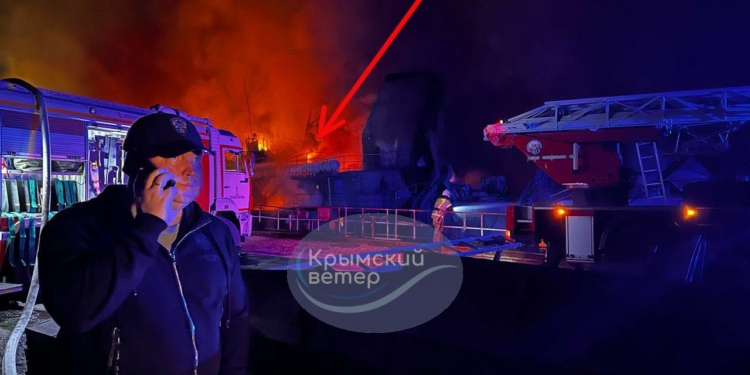 В міноборони РФ визнали пошкодження 2 кораблів під час атаки на Севастополь. Одним із них може бути БДК “Азов” (ФОТО)