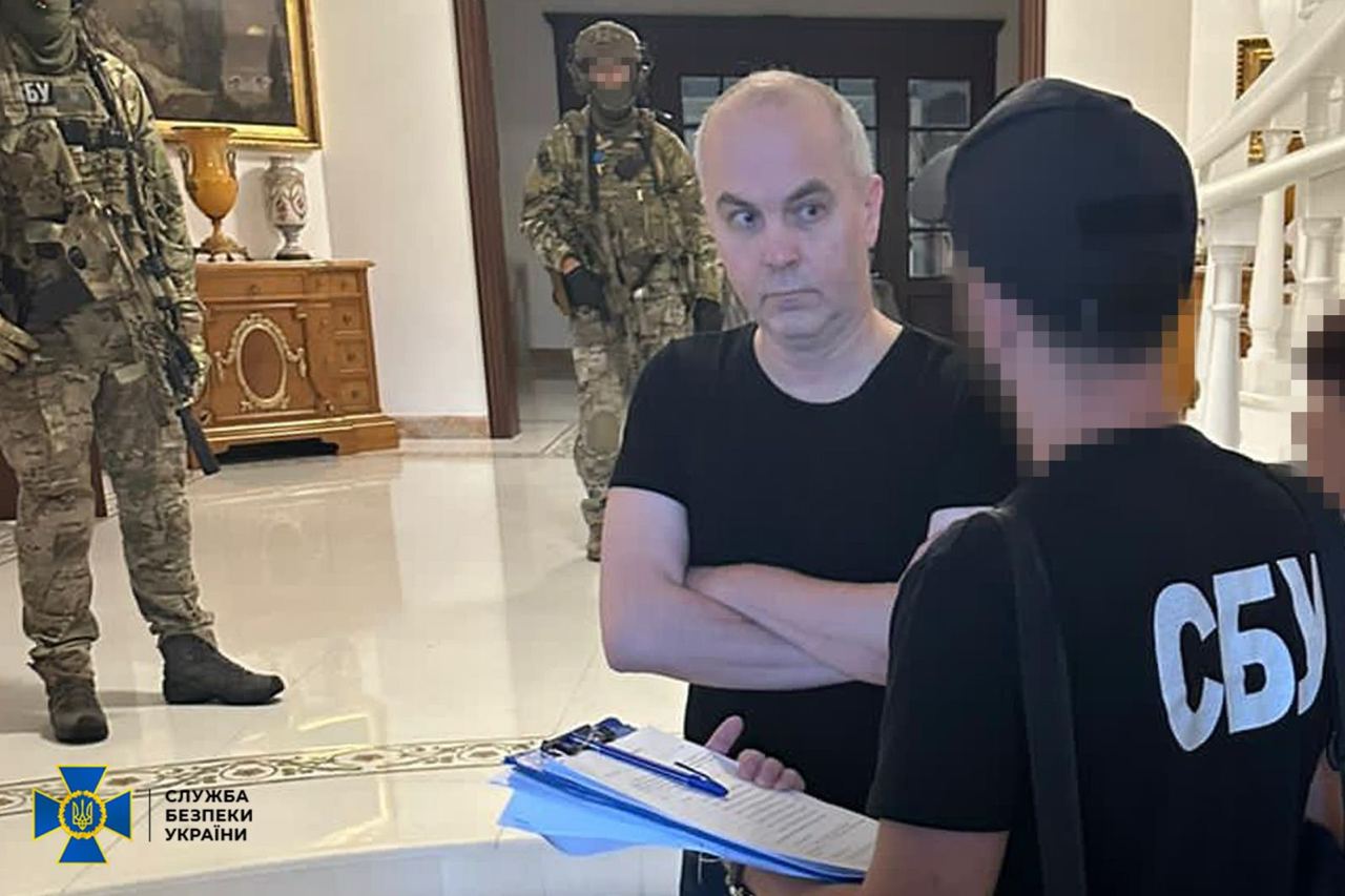 У Шуфрича під час обшуку знайшли документ про автономію Донбасу (ФОТО)