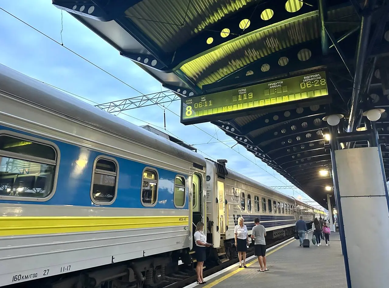 Через нічні атаки затримується рух потягів. Перелік 3