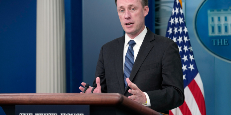 “Відверто, змістовно та конструктивно”. Салліван поговорив про Україну з міністром закордонних справ Китаю Ван І