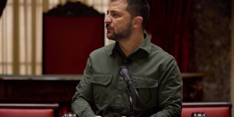 “Путін змушений принижуватися, особисто розважаючи делегацію із Пхеньяна”. Що ще сказав Зеленський у Вашінгтоні