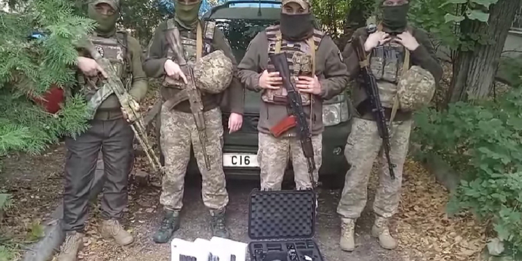 Миколаївці разом з «Миколаївобленерго» зібрали на три «Мавіки» для розвідників (ВІДЕО)