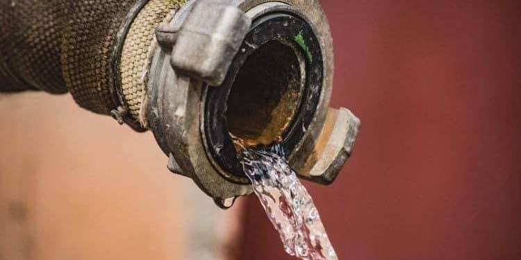 Ремонт водогону: миколаївців просять запастись водою (АДРЕСИ)