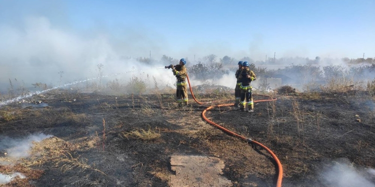 Ворог обстріляв Куцурубську громаду із Кінбурнської коси — горіли сухостій та сміття
