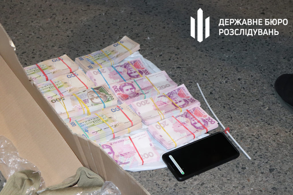 У Дніпрі затримали лейтенанта ЗСУ - вимагав у підлеглих відкати за нарахування бойових - по 150 тис.грн. з кожного (ФОТО, ВІДЕО) 2