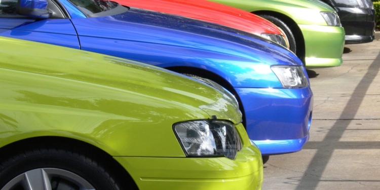 У Чехії українські біженці тепер мають зареєструвати свою автівку. На чому там їздять наші громадяни?