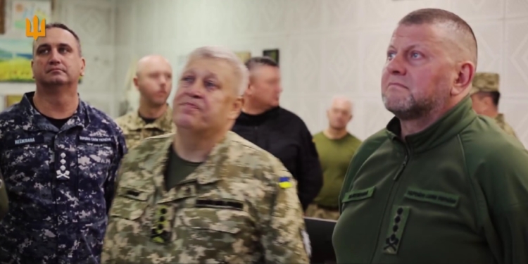 Сили оборони теж готуються до зими: Залужний побував на одному з пунктів управління Командування Повітряних сил ЗСУ (ВІДЕО)