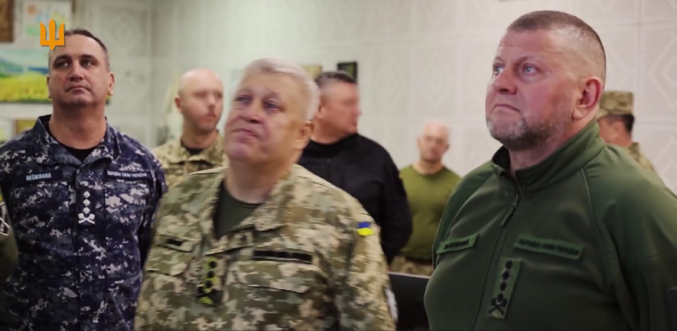 Сили оборони теж готуються до зими: Залужний побував на одному з пунктів управління Командування Повітряних сил ЗСУ (ВІДЕО)